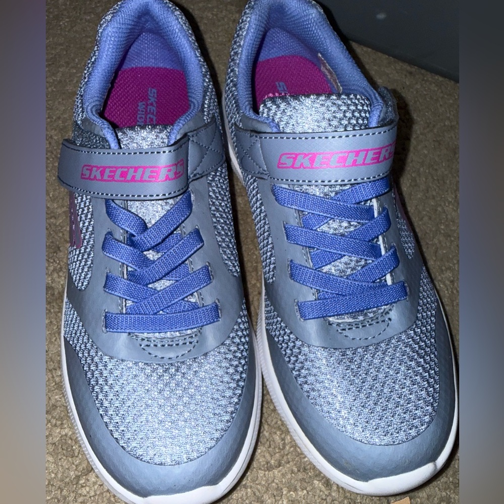 Skechers Girls Sneakers Size 3.5 - Picture 2 of 8